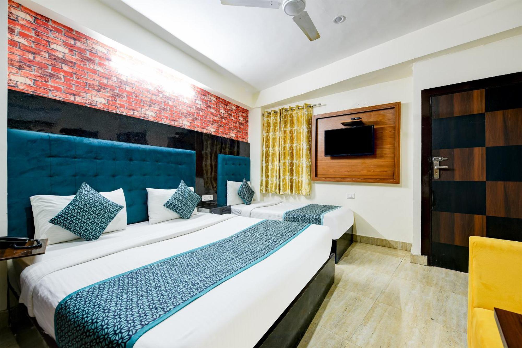 Hotel Classic Plaza At Delhi Airport Нью-Делі Екстер'єр фото